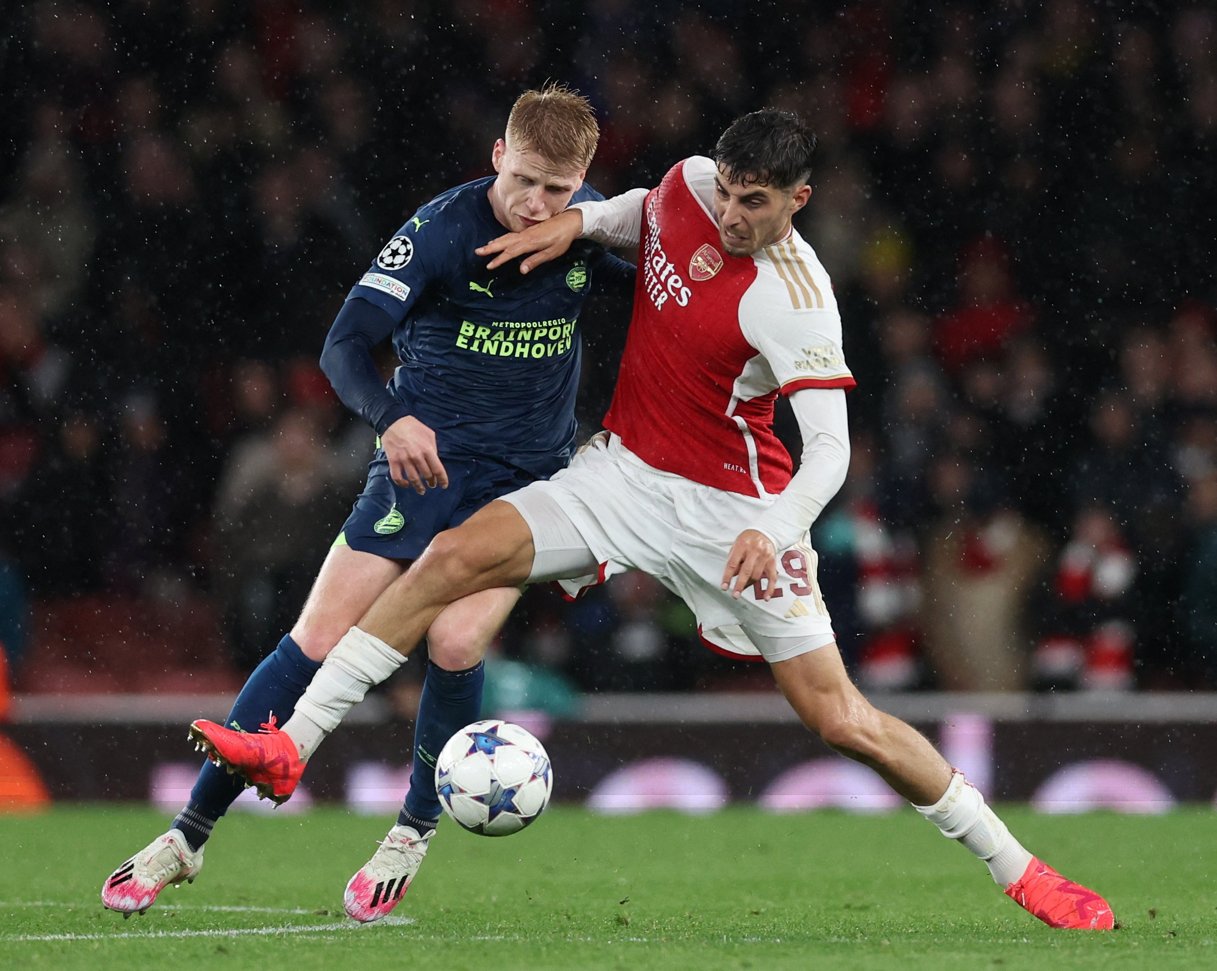 psv-eindhoven-vs-arsenal-0045-13-12-139790.jpg